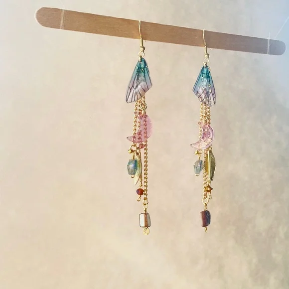 Multilayered dangle earrings - Picture 3 of 4